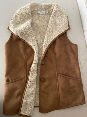 Women’s Faux Suede Sherpa Vest - Camel